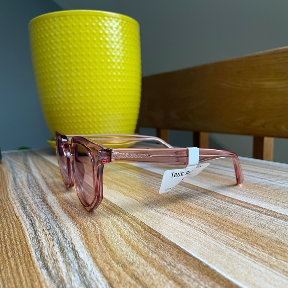 True Religion Pink Acrylic Frame Sunglasses - Picture 2 of 3